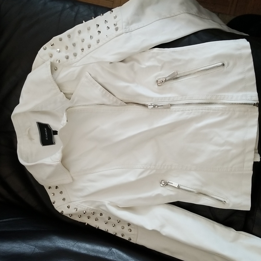 Ladies Let Chateau - White Pleather biker Jacket with studs - Petite - XXS